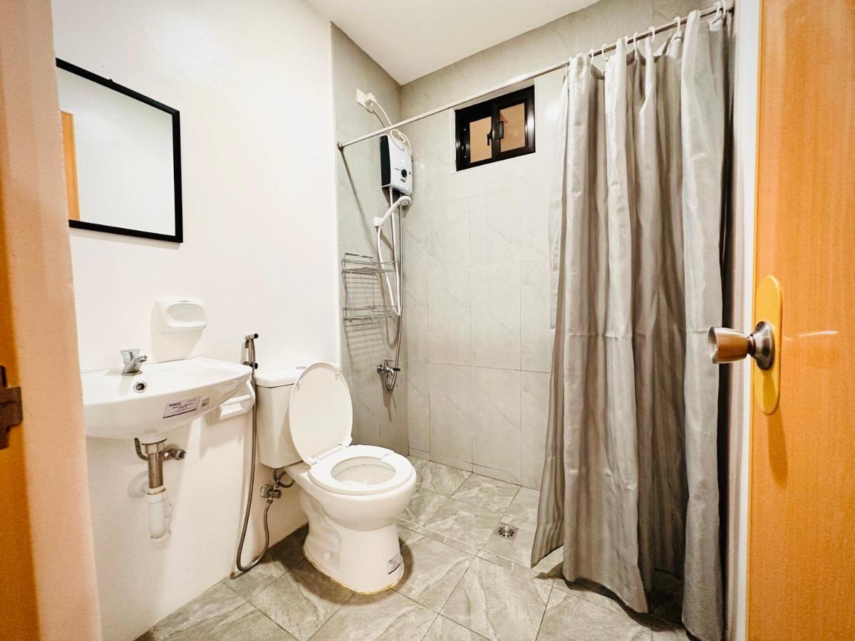 Rjc Building Apartment โอลองกาโป ภายนอก รูปภาพ