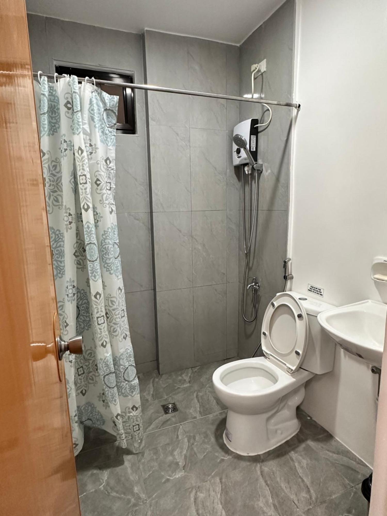 Rjc Building Apartment โอลองกาโป ภายนอก รูปภาพ